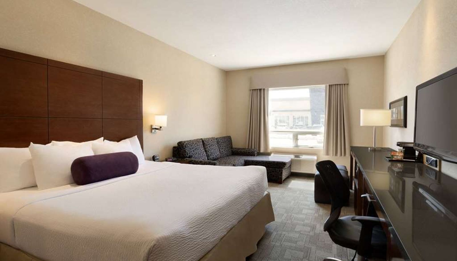 Room - Days Inn by Wyndham Regina Airport West