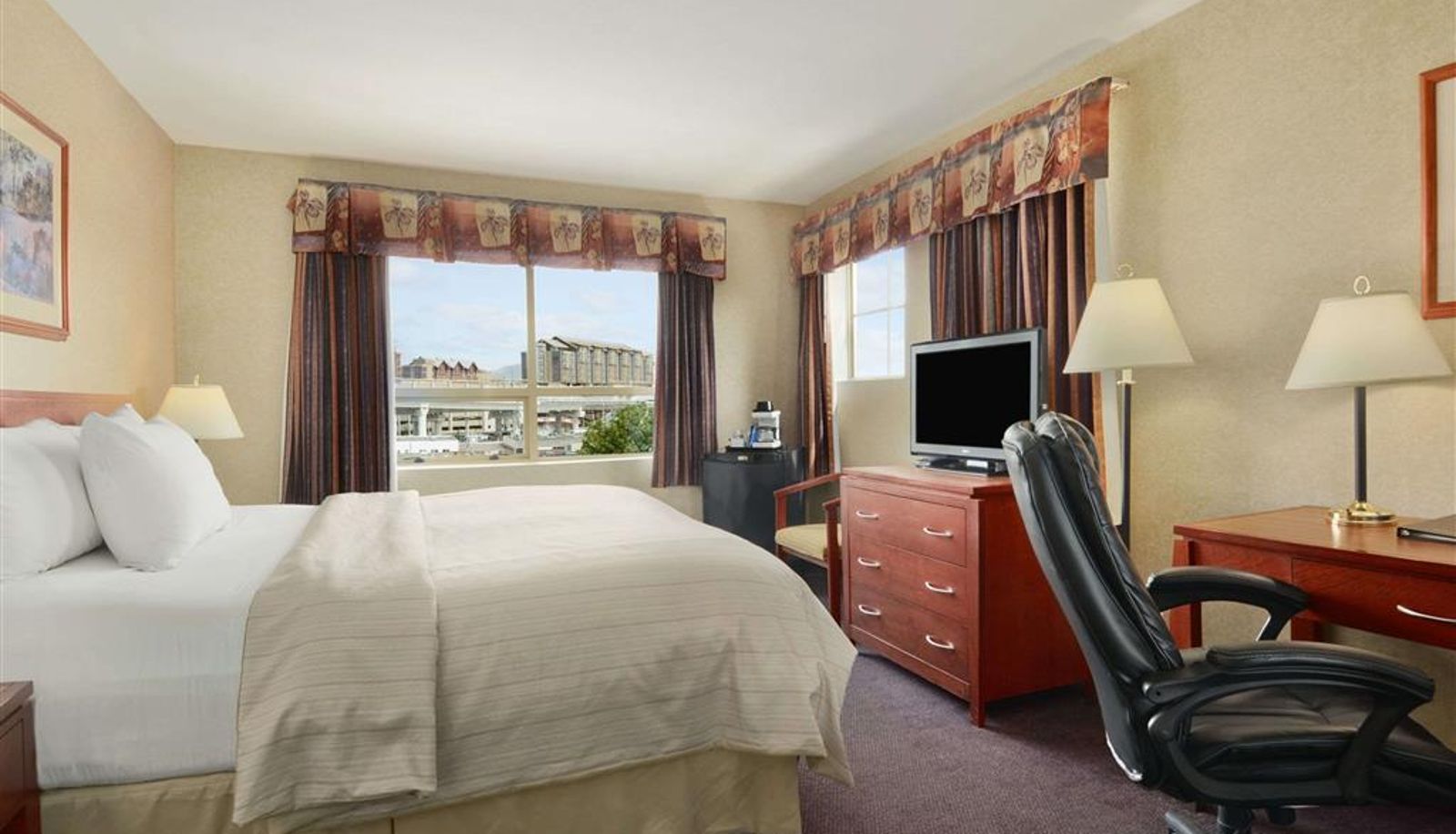 Room - Days Inn by Wyndham Vancouver Airport