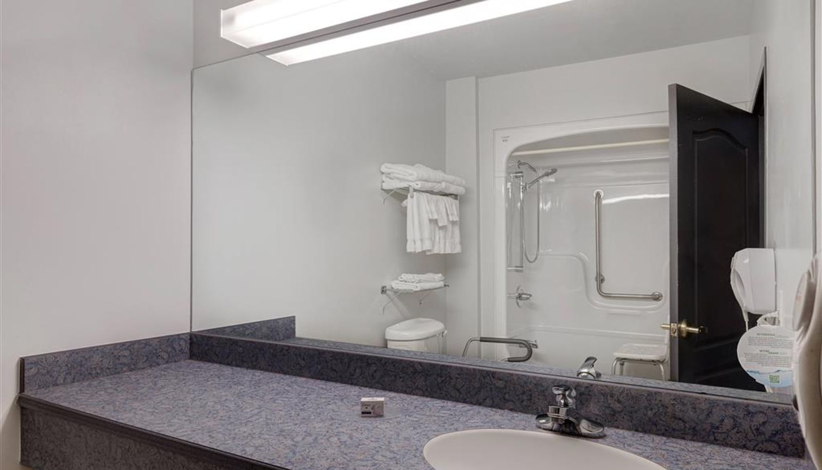 Zimmer - Days Inn by Wyndham Edmundston