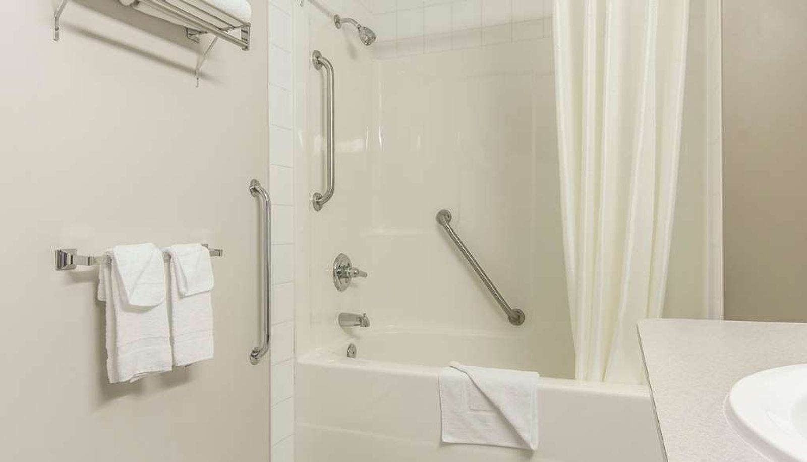 Habitación - Econo Lodge  Inn & Suites