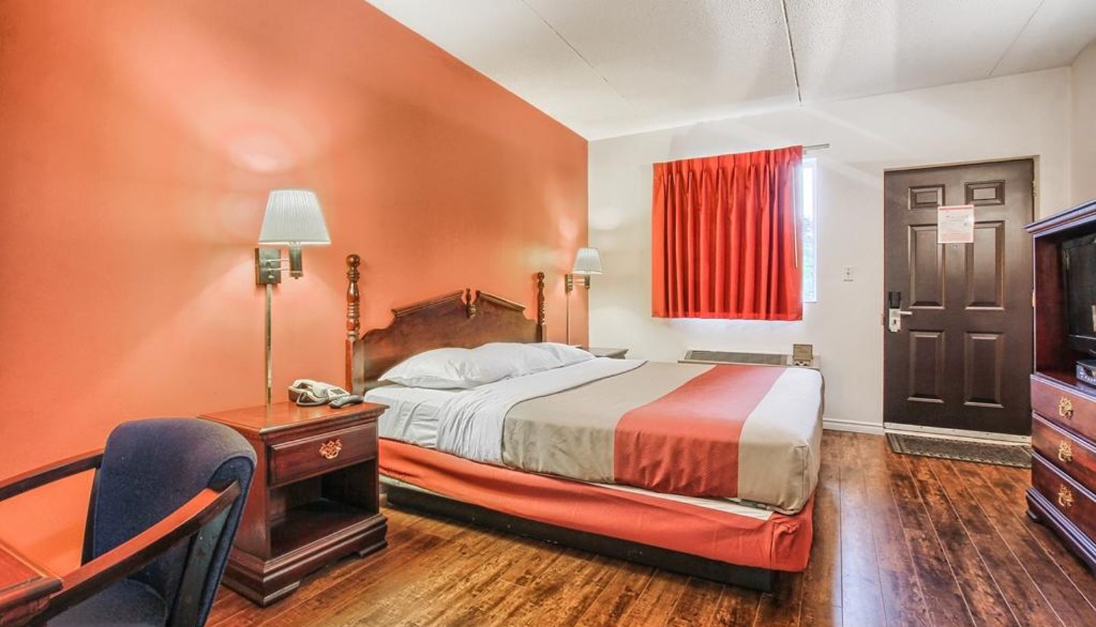Standard room (double) - Motel 6 Windsor ON