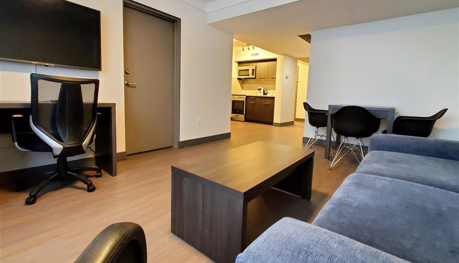 Room - Super 8 by Wyndham Macleod Trail Calgary