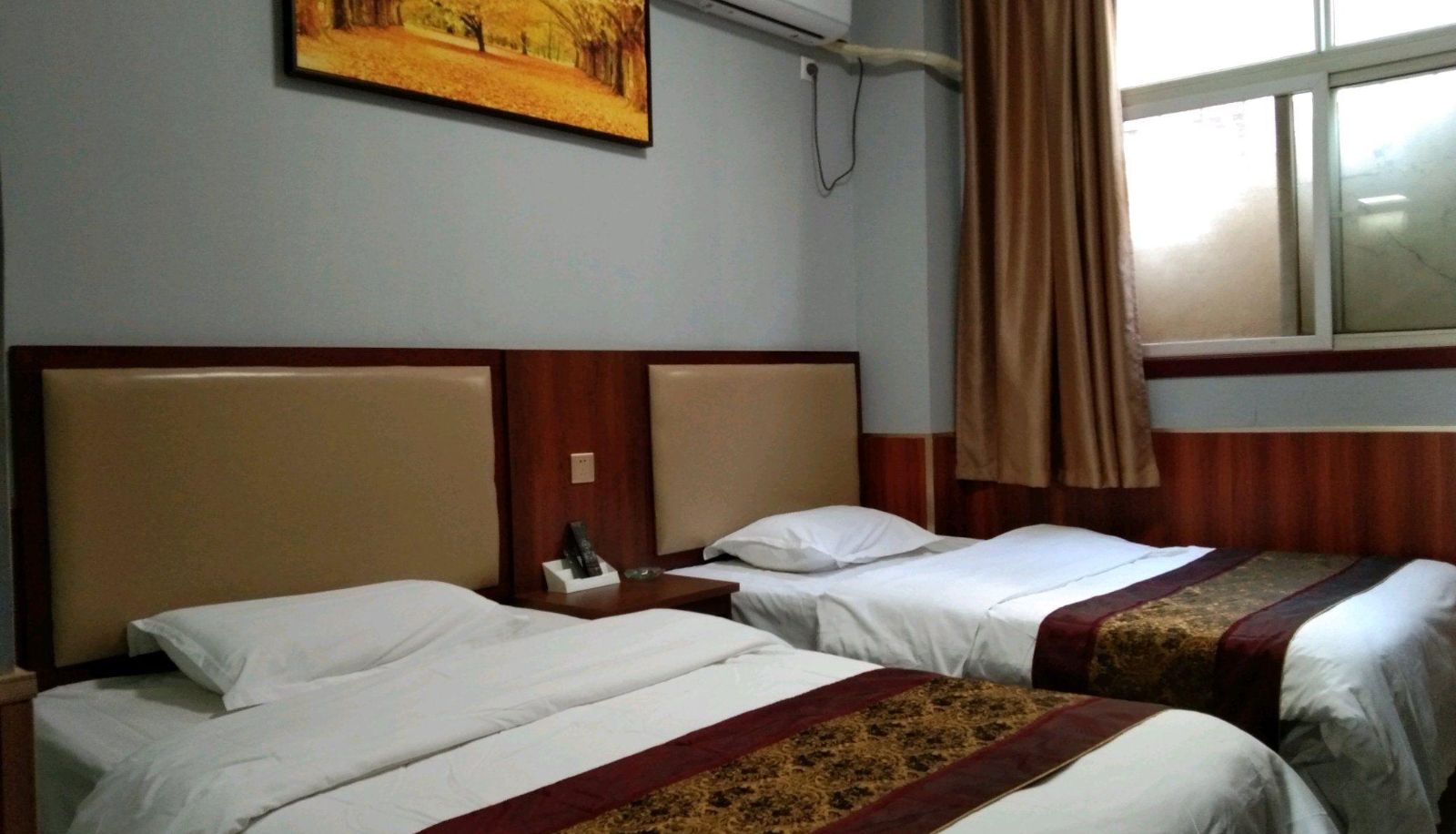 Yichen Business Hotel