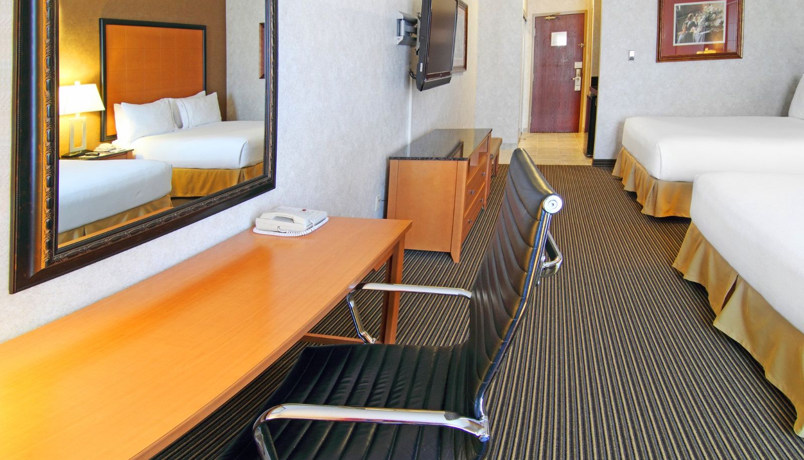Room - Holiday Inn Express & Suites CALGARY SOUTH-MACLEOD TRAIL S by IHG