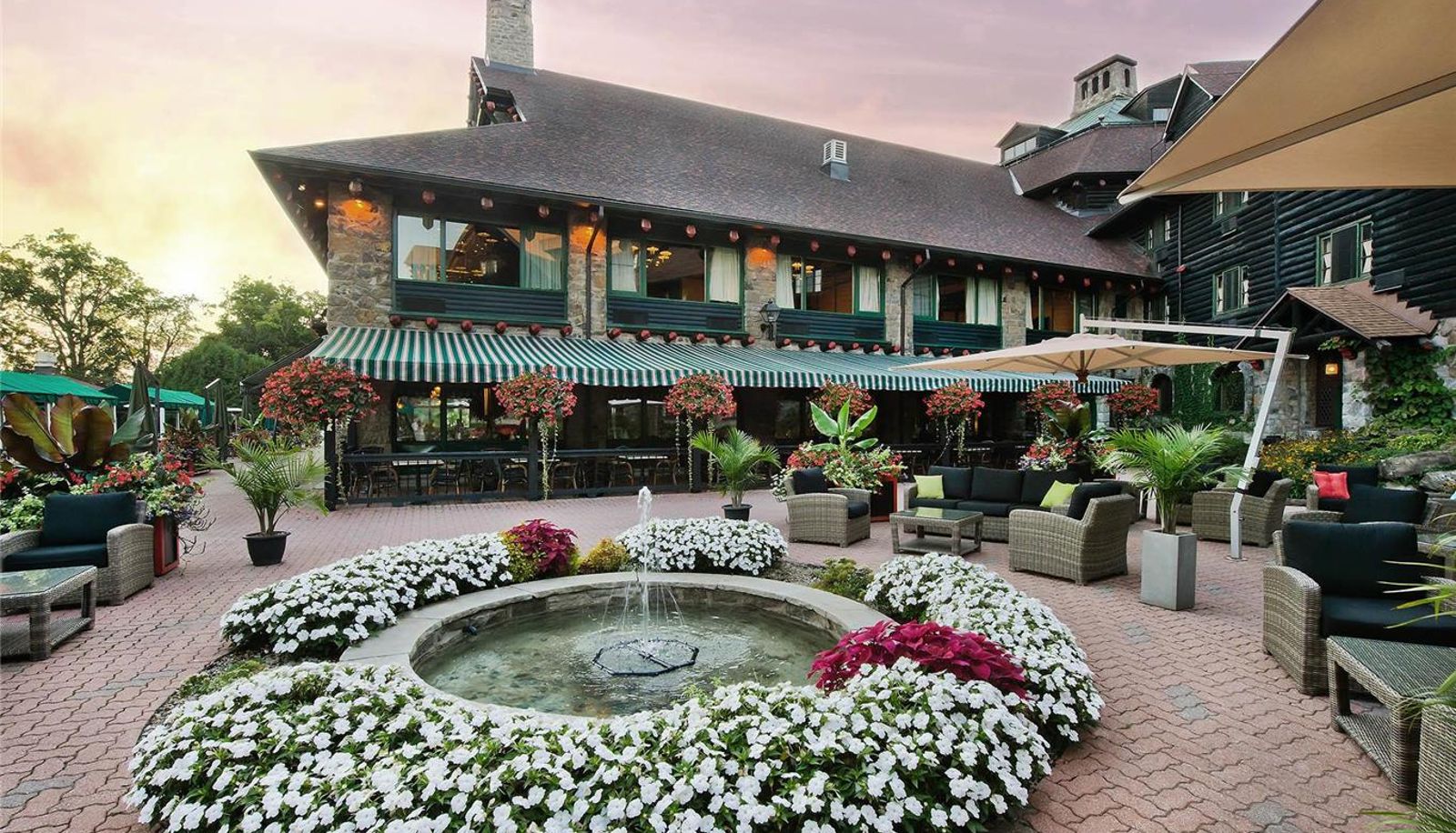Bar - Fairmont Le Château Montebello