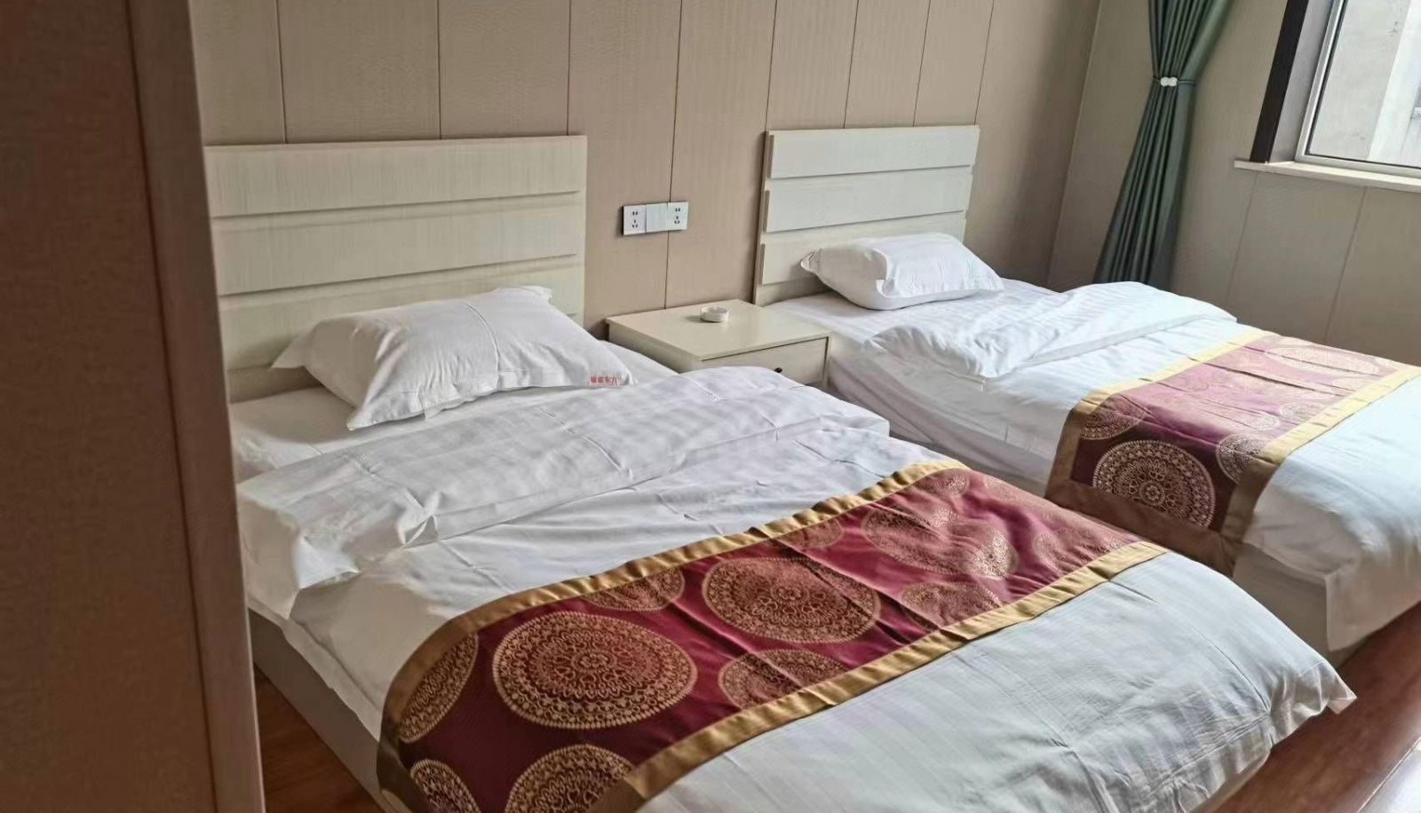 Kamer - Dongfang Business Hotel