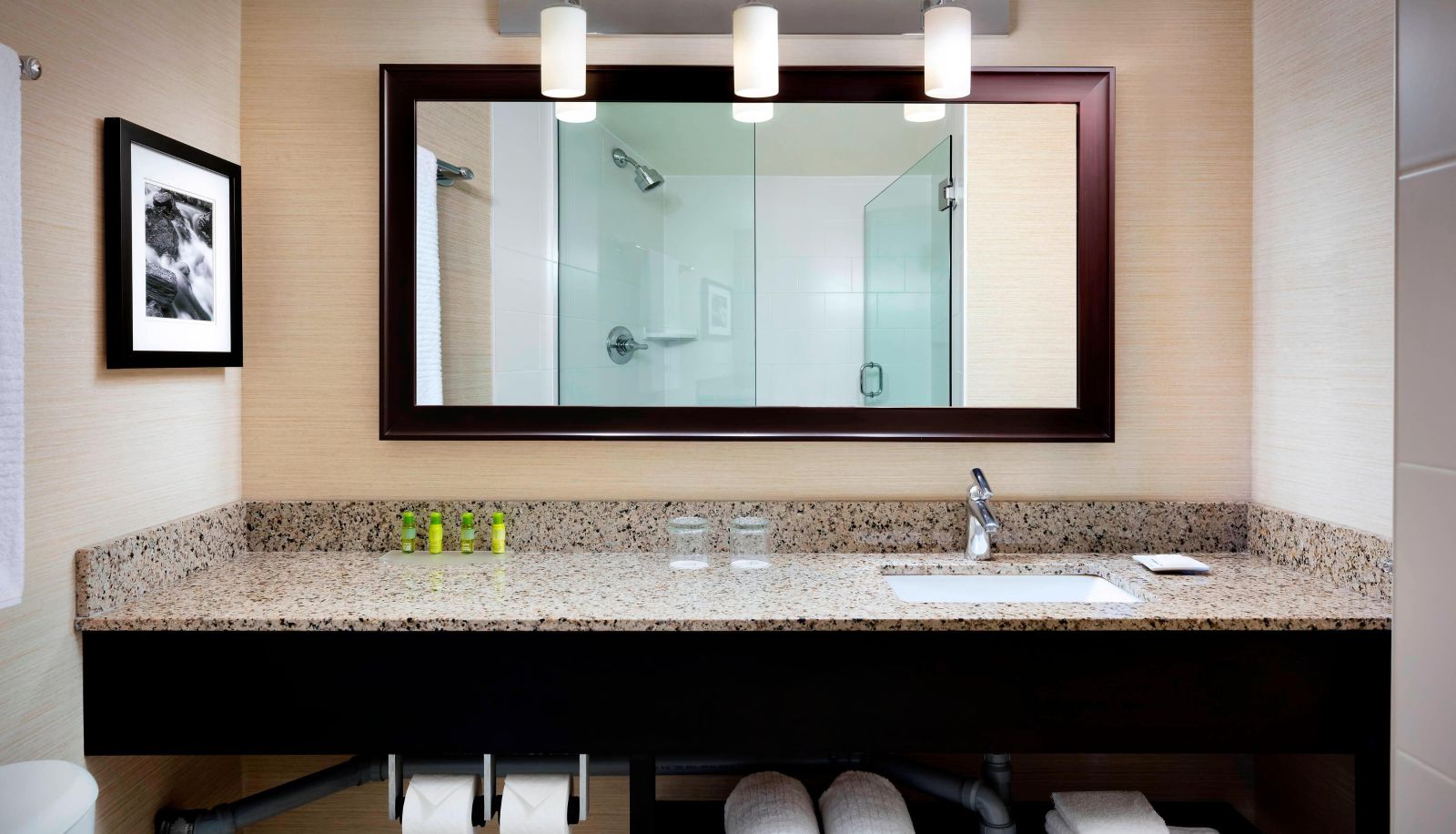 Zimmer - Delta Hotels by Marriott Sault Ste Marie Waterfront Hotel