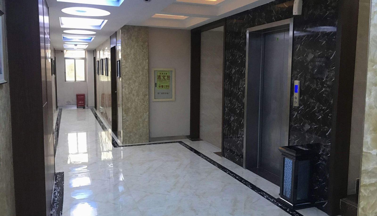 Hotel outdoor area - Prudential Hotel