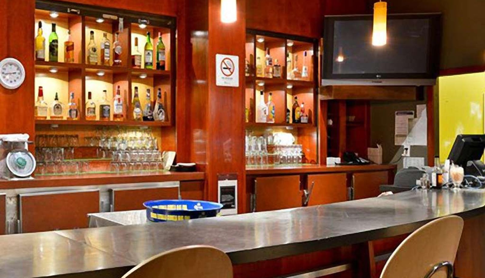 Bar - Radisson Hotel Red Deer