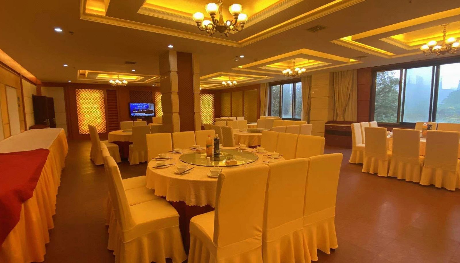 Buitenruimte van het hotel - Academic Exchange Center of Jinggangshan University