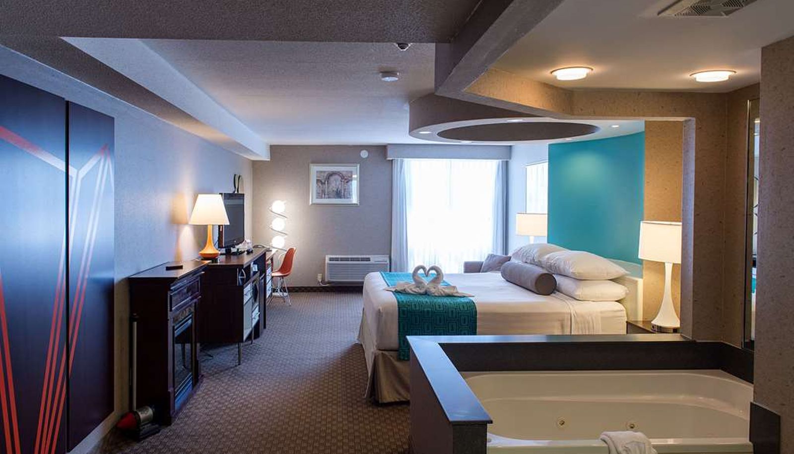Zimmer - Howard Johnson Plaza by Wyndham by the Falls / Niagara Falls