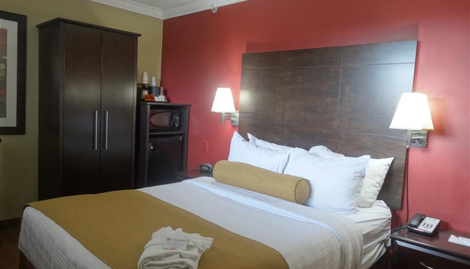 Room - Best Western Plus Bowmanville
