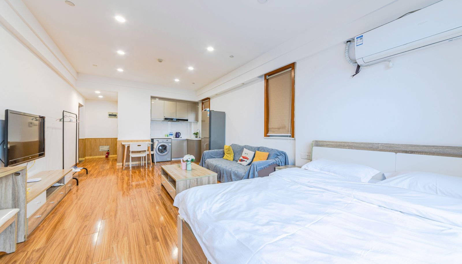 Business room - New Dingxiang Apartment (Baolong Branch)