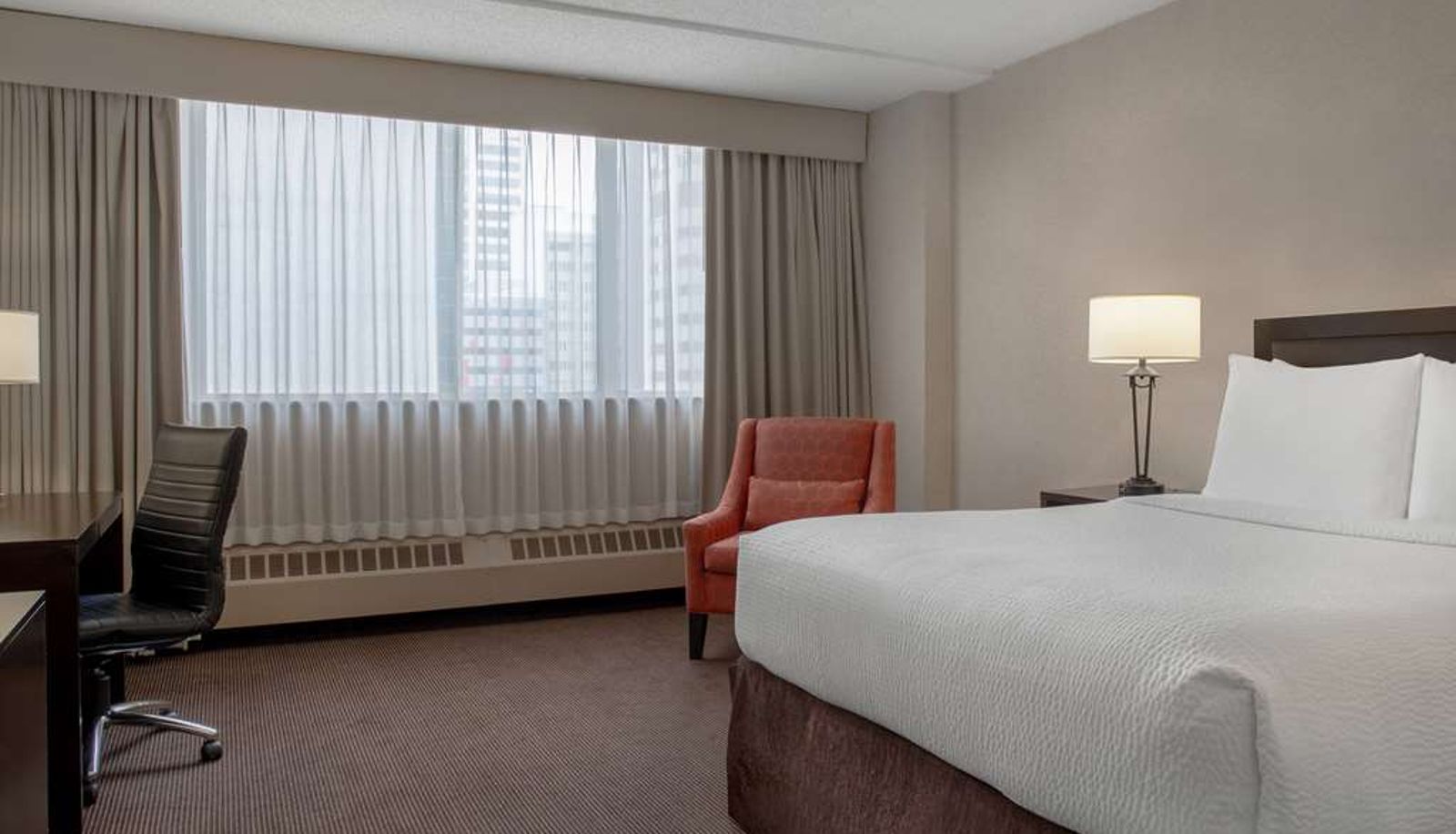 Chambre - Ramada Plaza by Wyndham Calgary Downtown