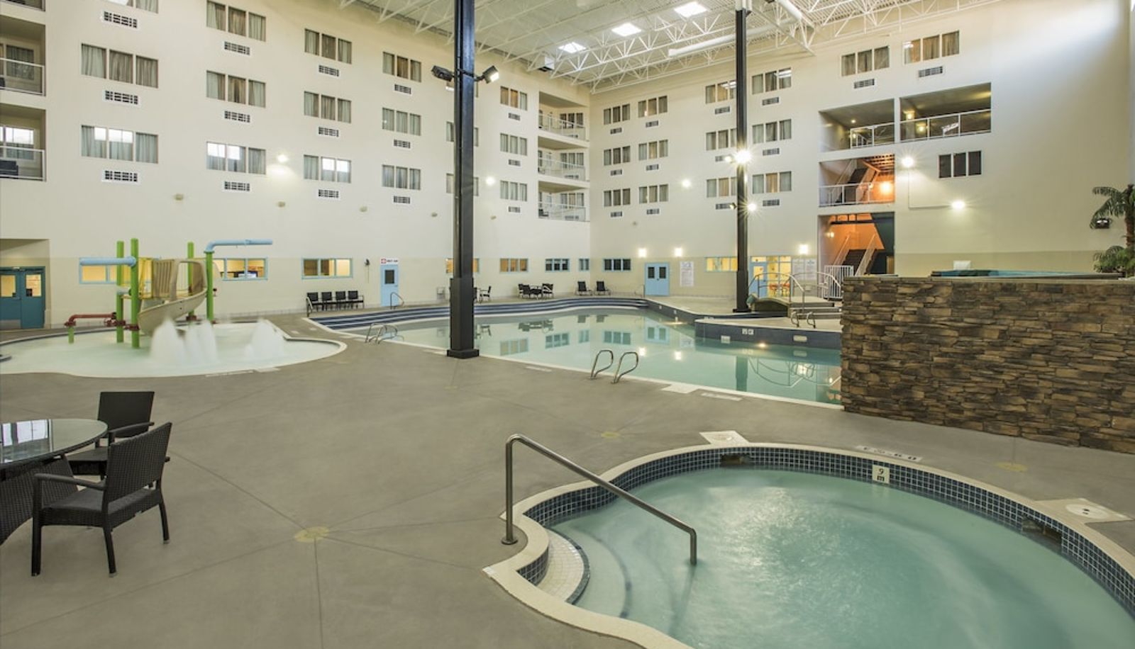 Piscina - Holiday Inn LETHBRIDGE by IHG