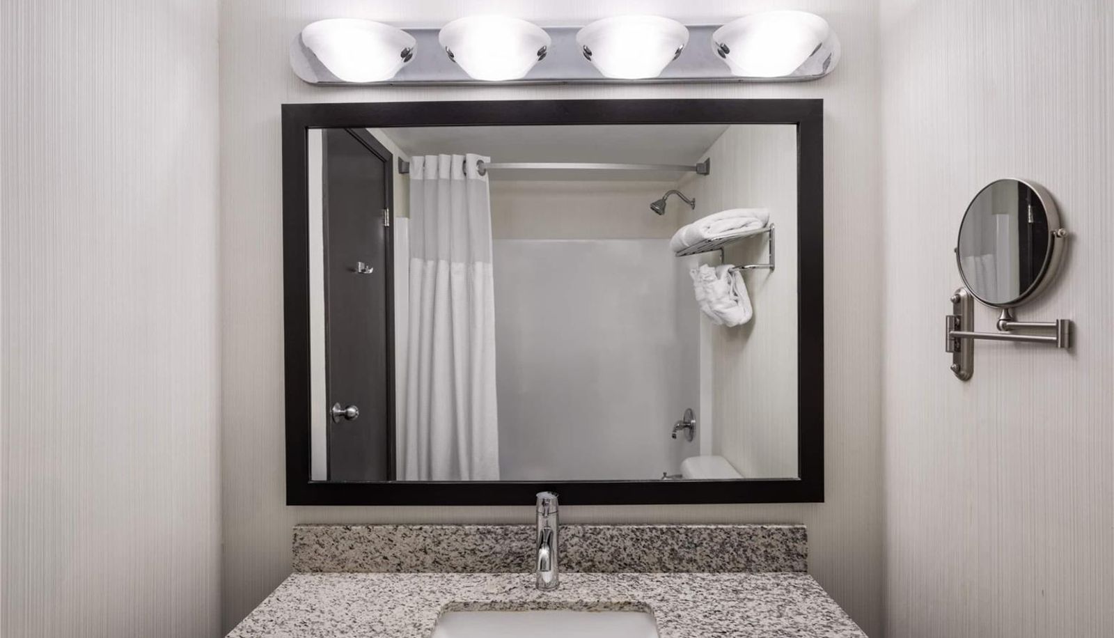 Room - Ramada Plaza by Wyndham Regina Downtown