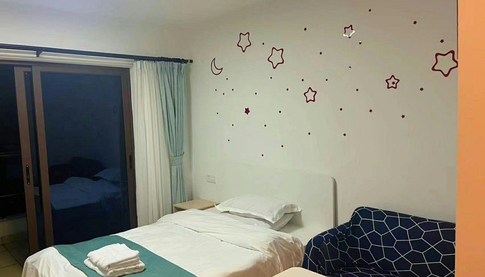 Shangmei Holiday Hotel (Yangjiang Hailing Island Zhapo Country Garden North Luo Mingzhu Branch)