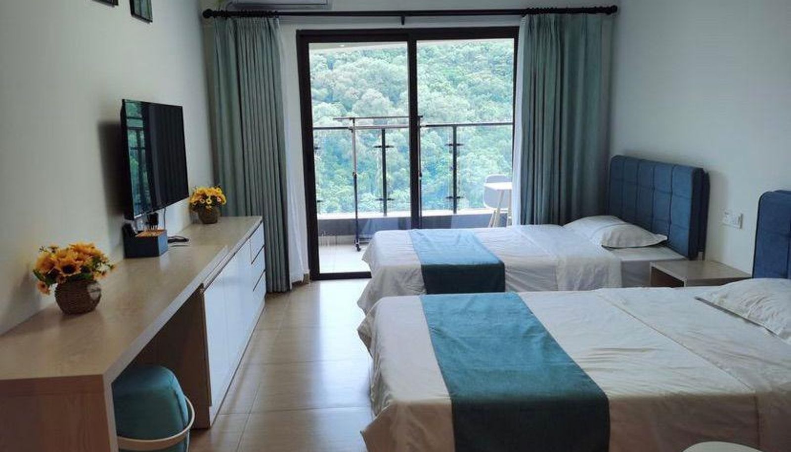 Shangmei Holiday Hotel (Yangjiang Hailing Island Zhapo Country Garden North Luo Mingzhu Branch)