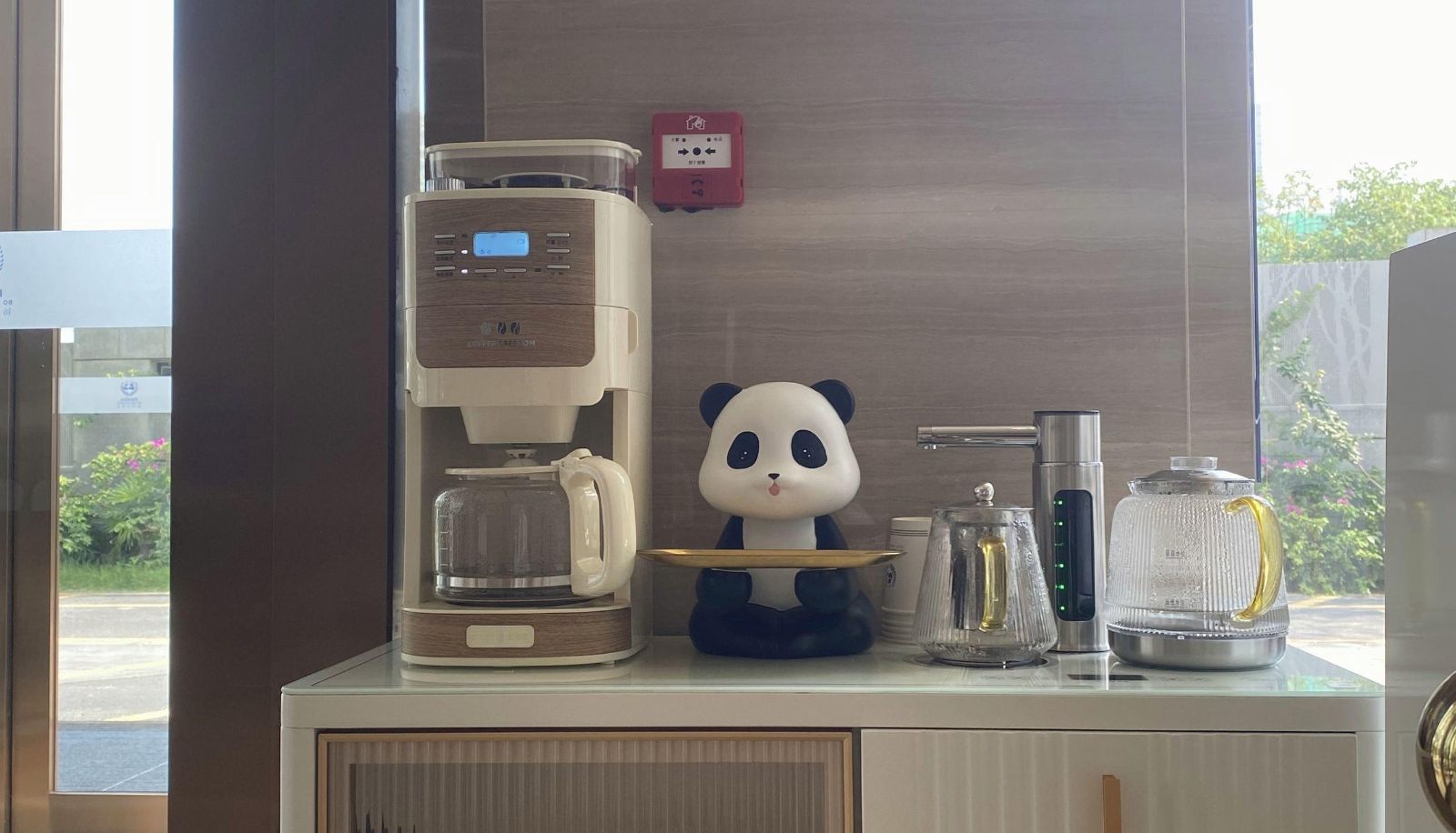 Hotel outdoor area - Lanlin Holiday Hotel (Panda Base Branch of Chengdu Military Region General Hospital)