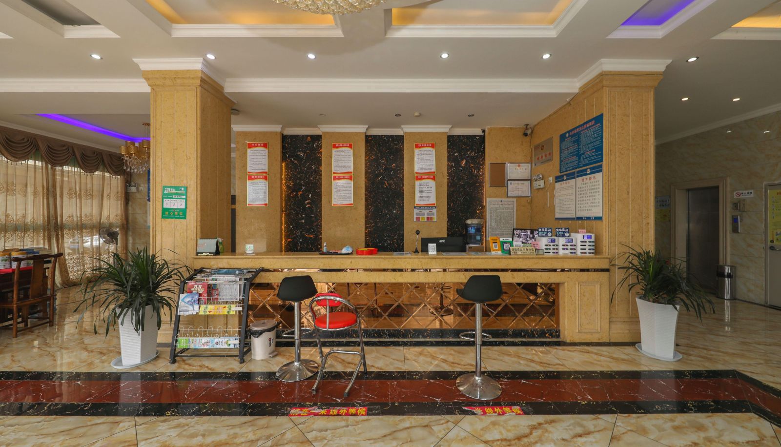 Buitenruimte van het hotel - Yixin Hotel