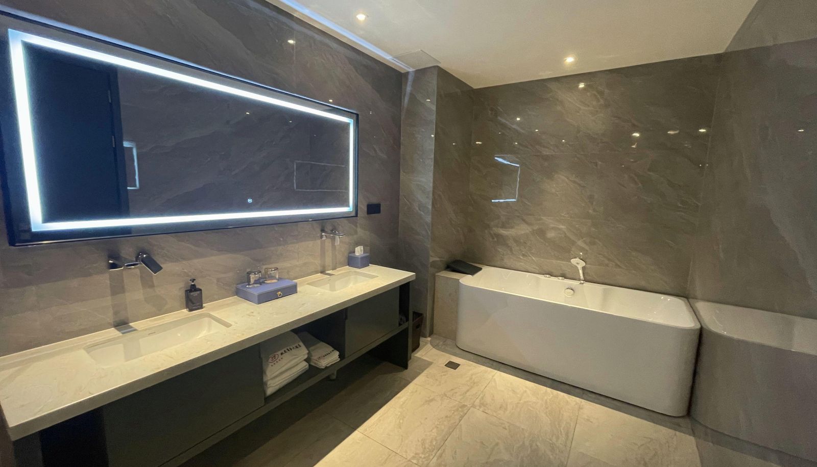 Camera business - Shuanglong Business Hotel