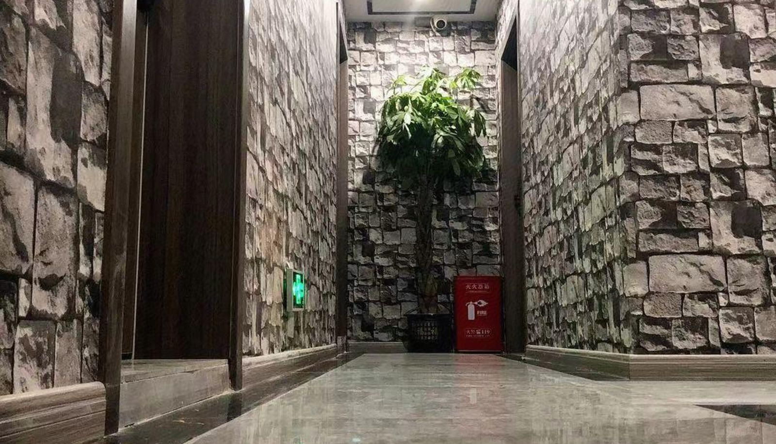 Buitenruimte van het hotel - Youjia Hotel