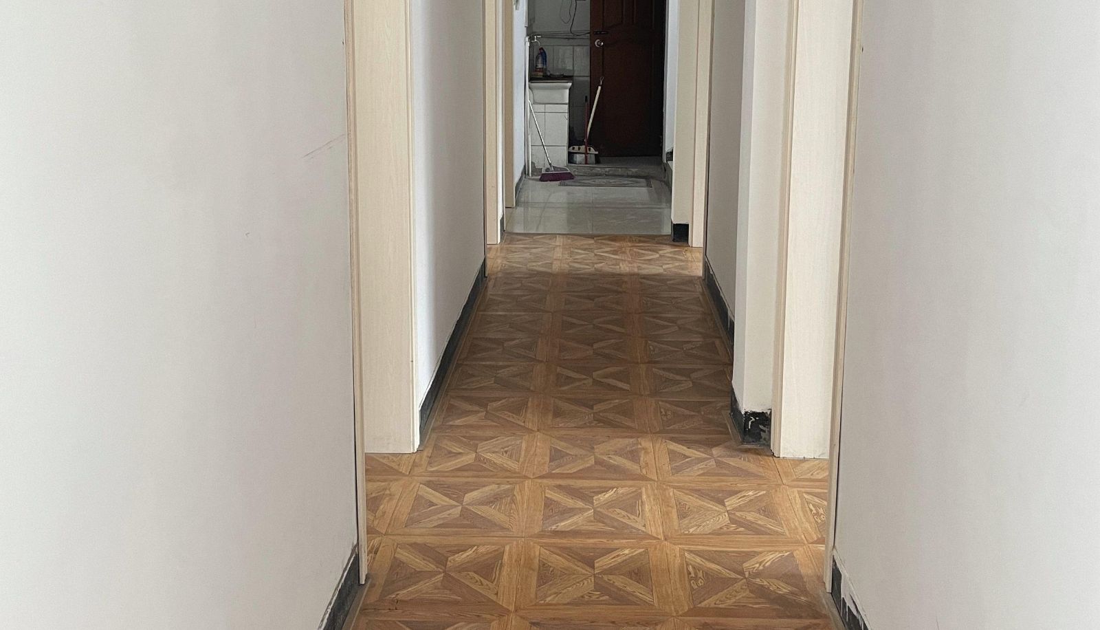 Zewnętrzna część hotelu - Youth Hotel