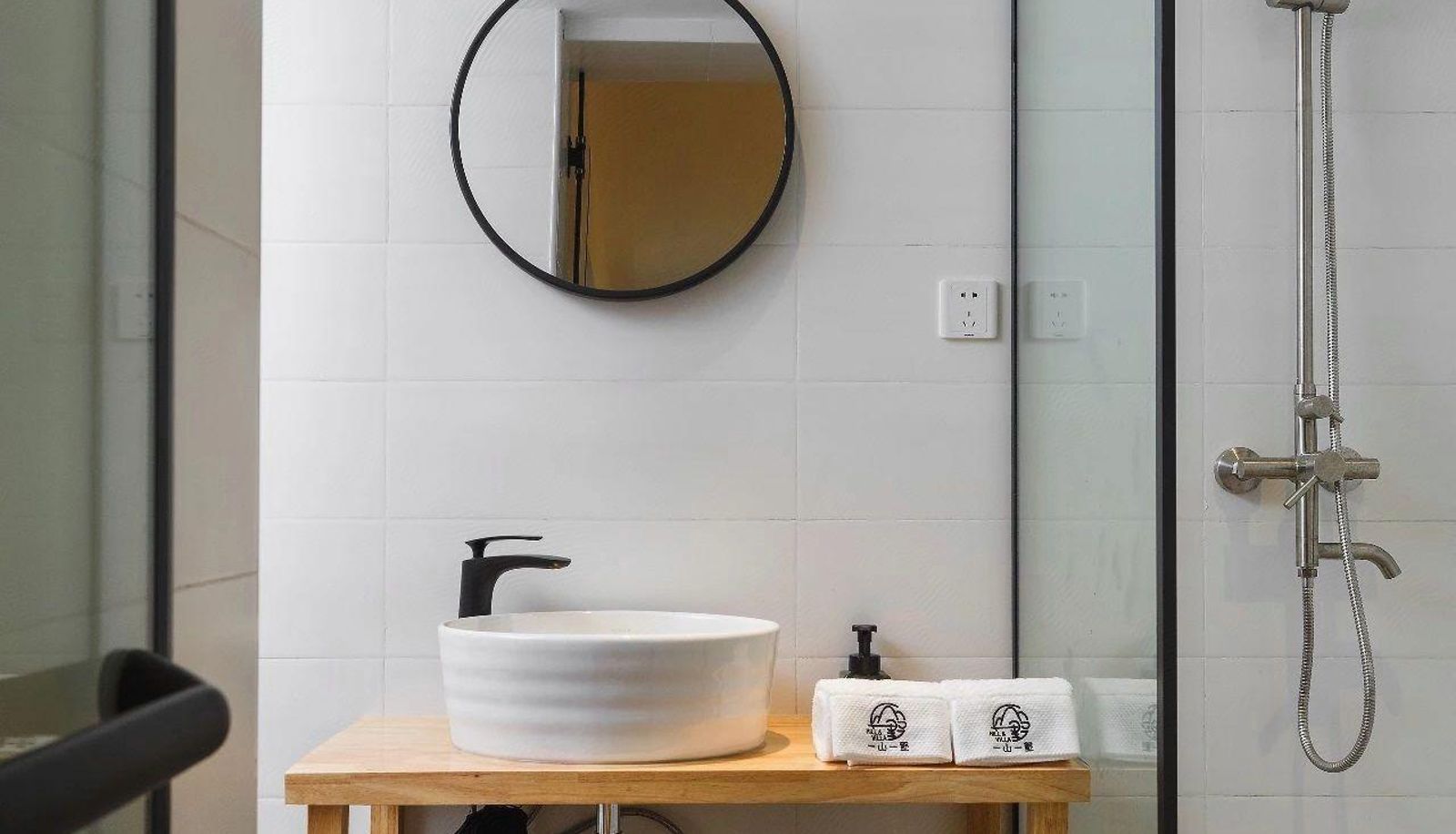 Camera business - One Mountain and One Villa Boutique Hotel