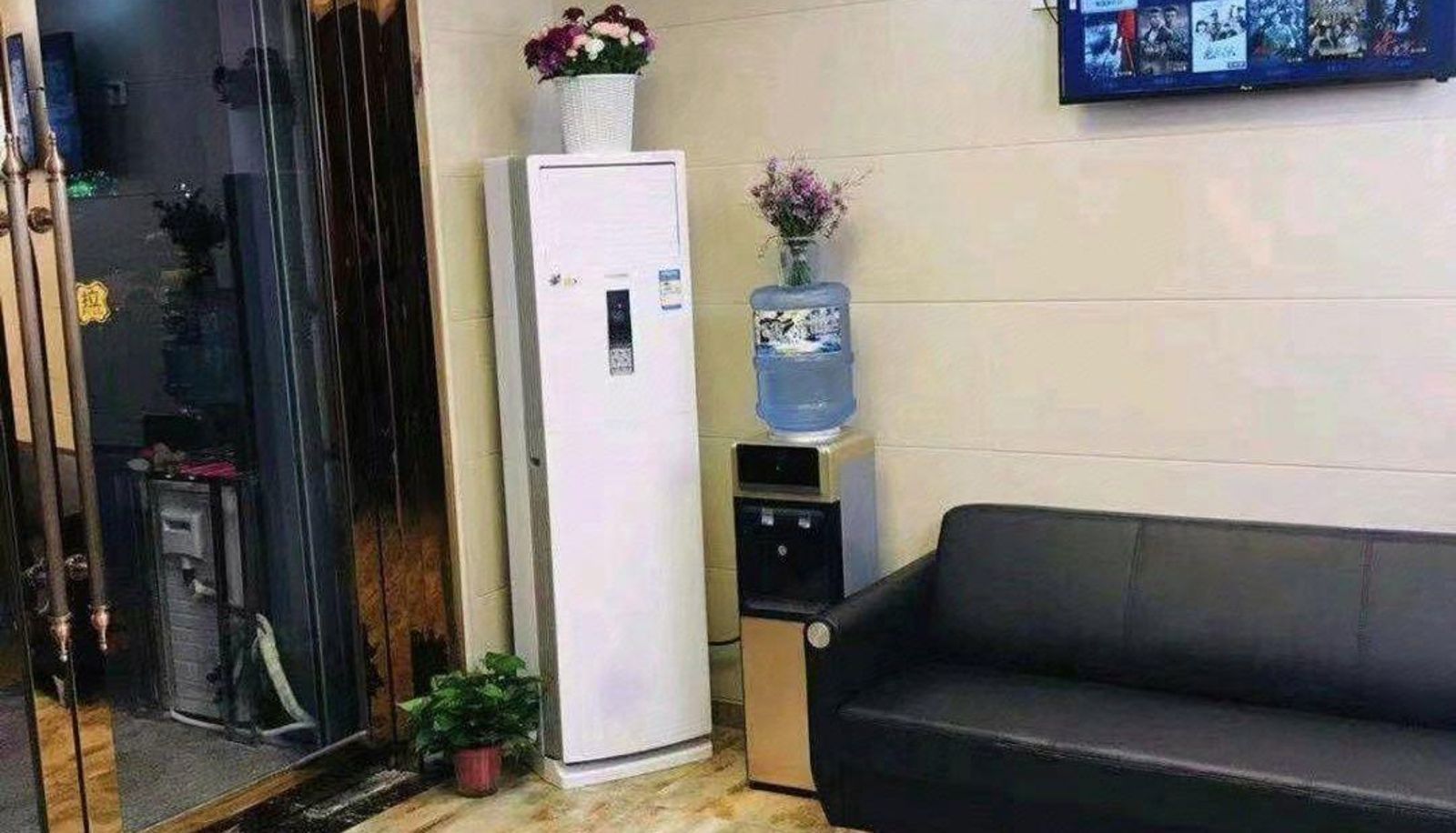 Zewnętrzna część hotelu - Marriott Hotel (Guangtaimen Subway Station Store)