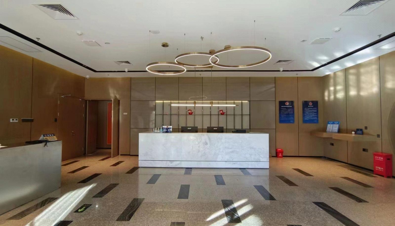 Area esterna dell'hotel - Open source hotels