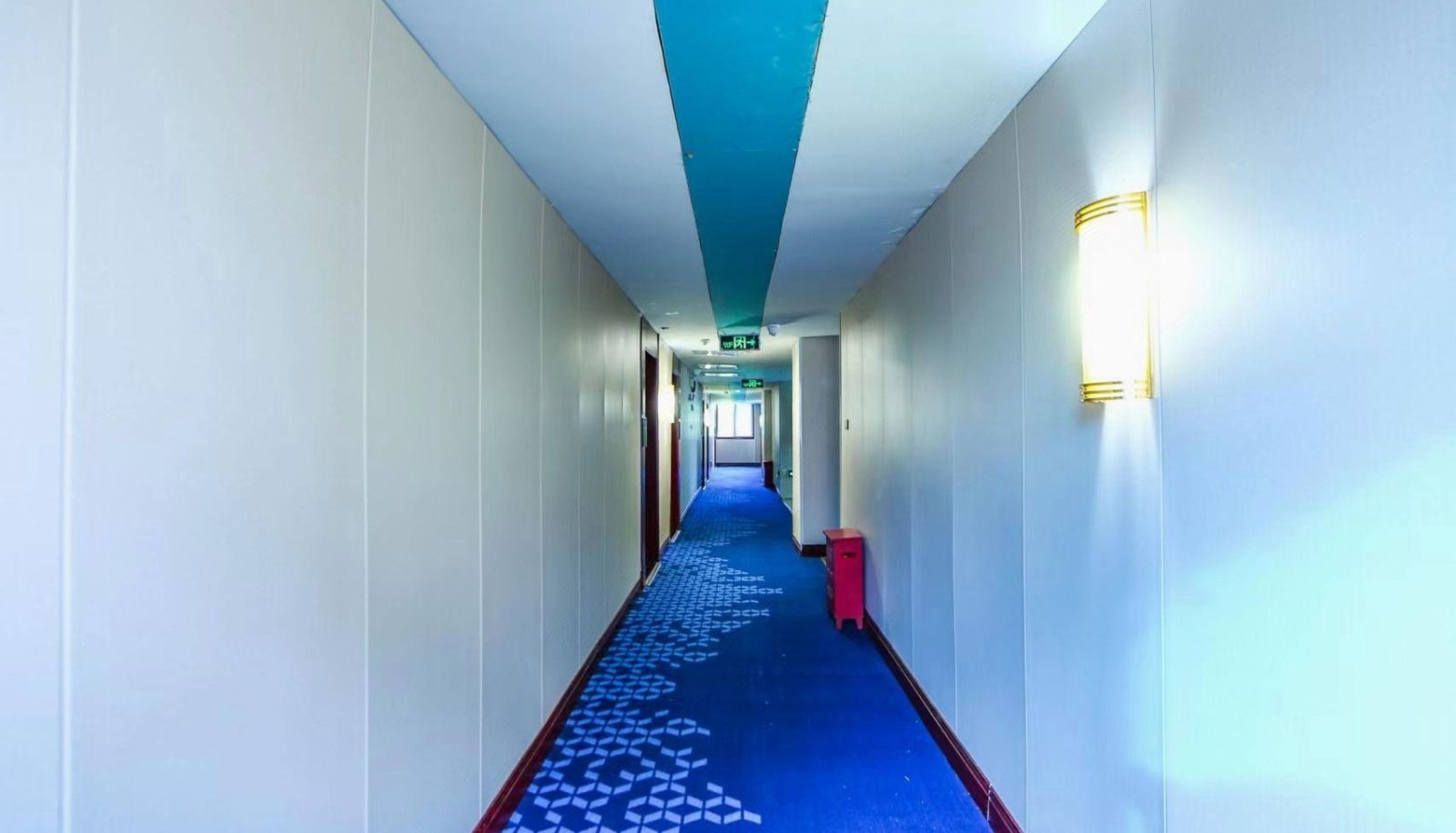 Hotel Außenbreich - 7 Days Hotel (Kerry College High Speed Rail Station Store)