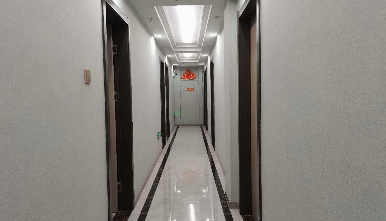 Hotel outdoor area - Herun Hotel