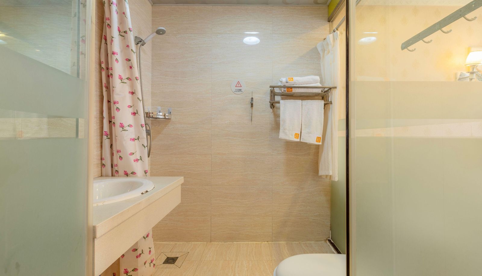 Business room - Huayi Hotel  Wanli Middle Road  Dalian Development Zone  a subsidiary of Rujia