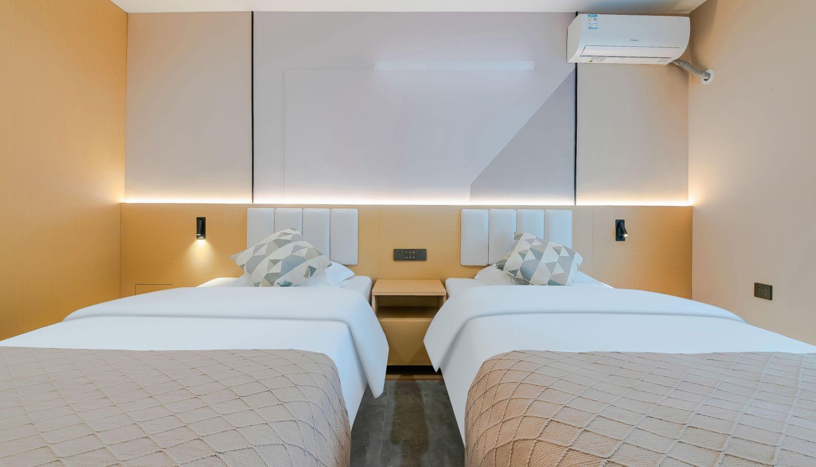 Chambre Business - NewAptism (Qingdao Chongqing South Road Zhonghai Huanyu Hui Store)