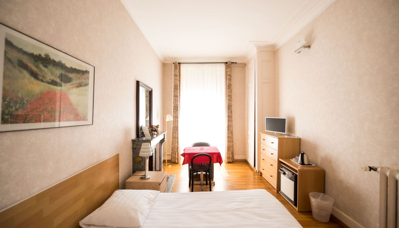 Room - Des Tourelles Hotel