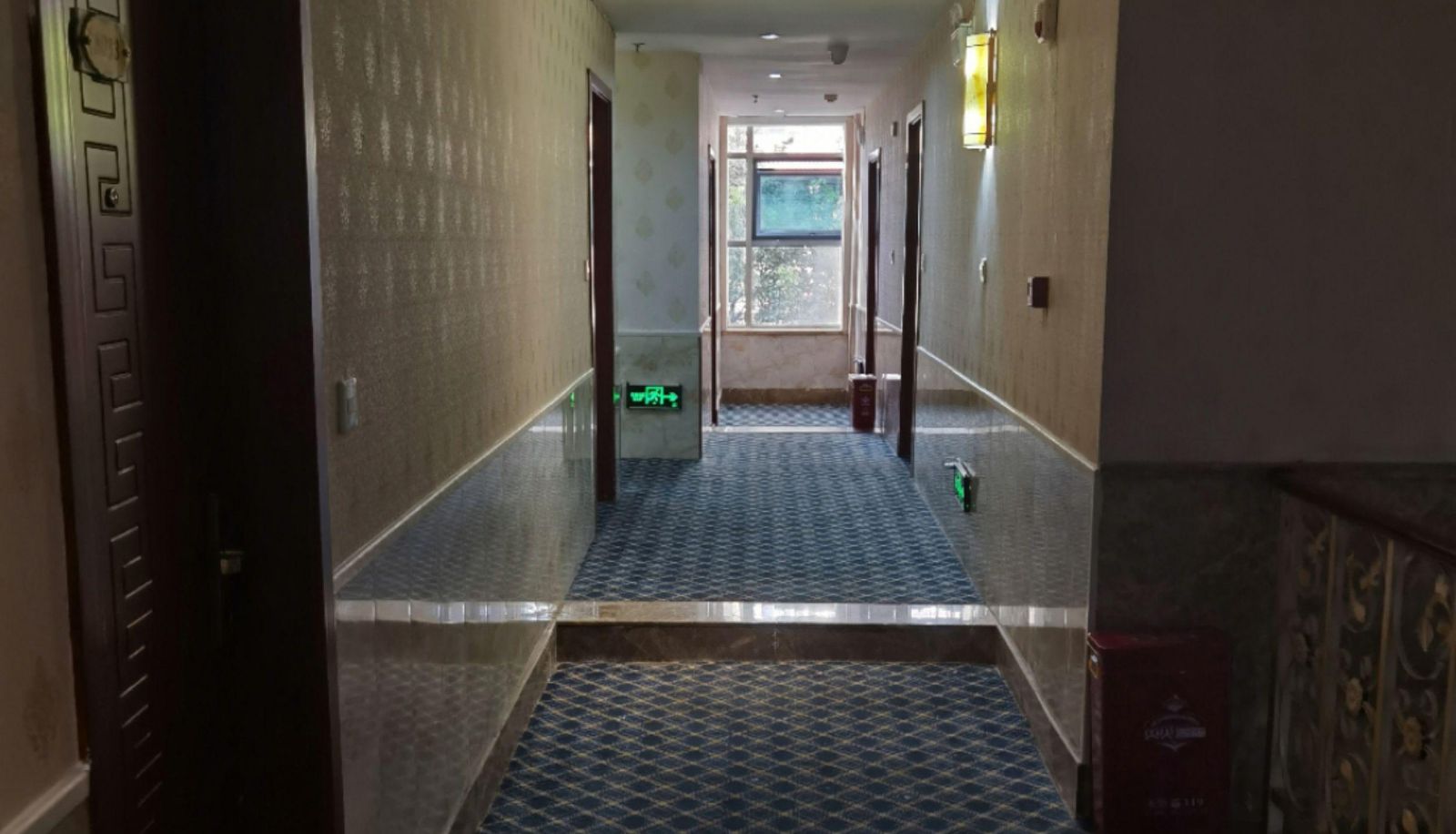 Zewnętrzna część hotelu - Mulai Business Hotel (Fenghuangshan Branch in Liupanshui)