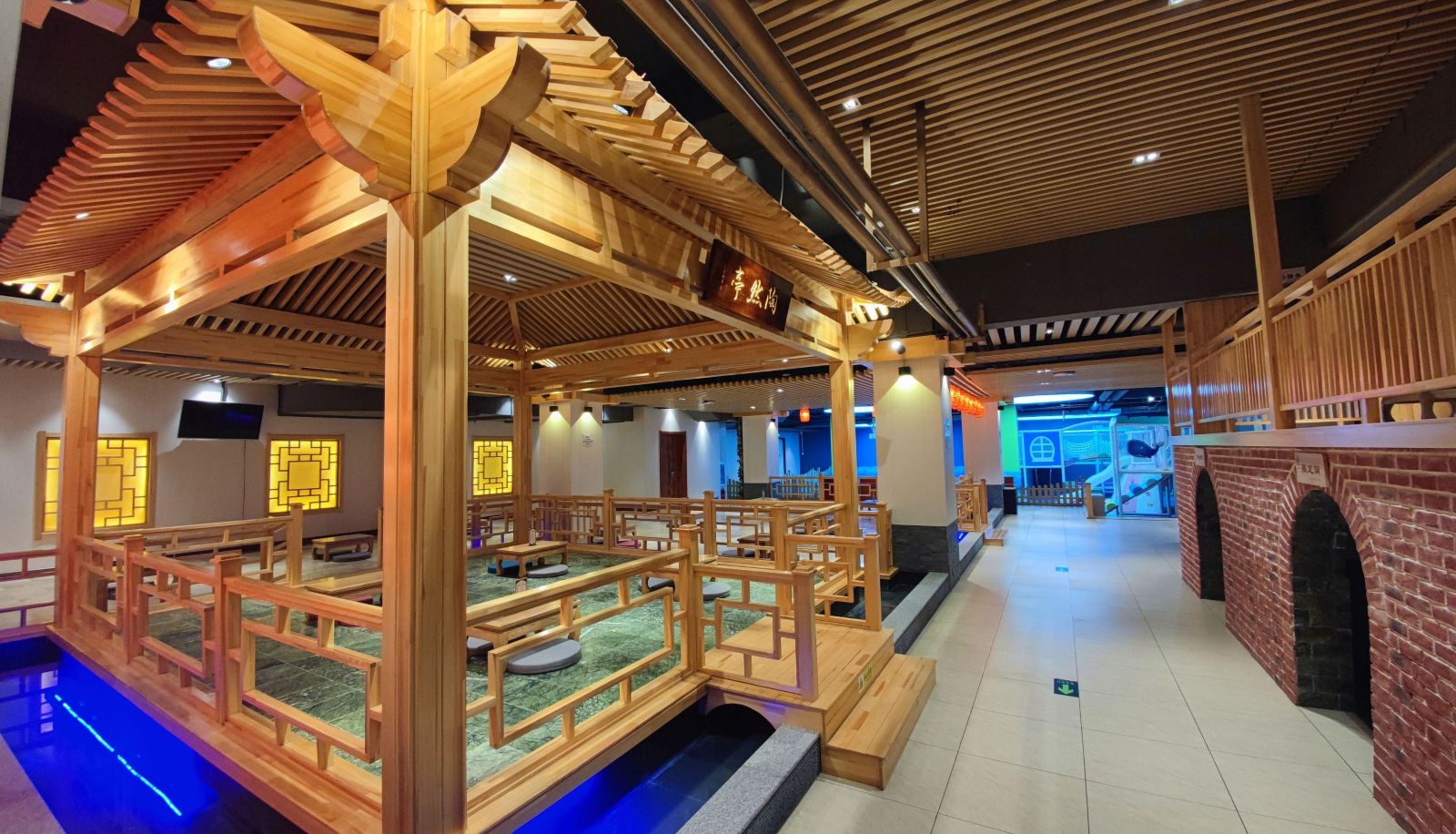 Area esterna dell'hotel - Jiujun Hot Spring City Hotel