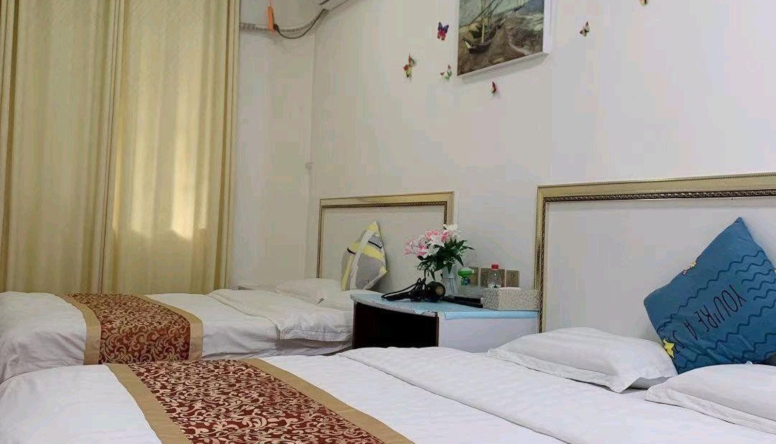 Habitación - Hotel with lights in the dark
