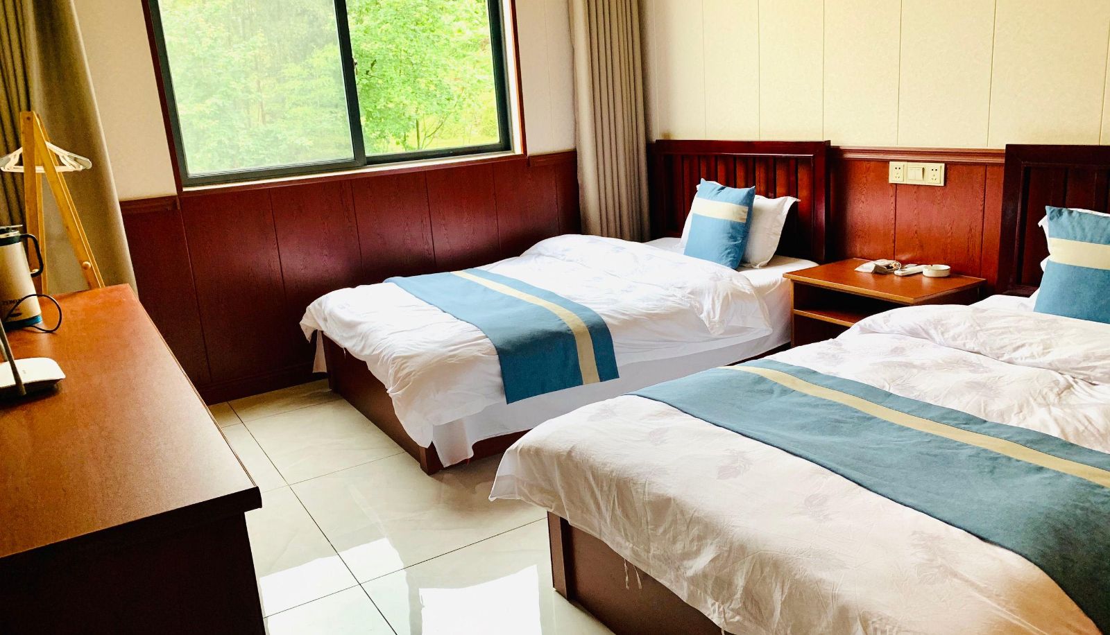 Kamer met uitzicht op de bergen - Shanshe Puju