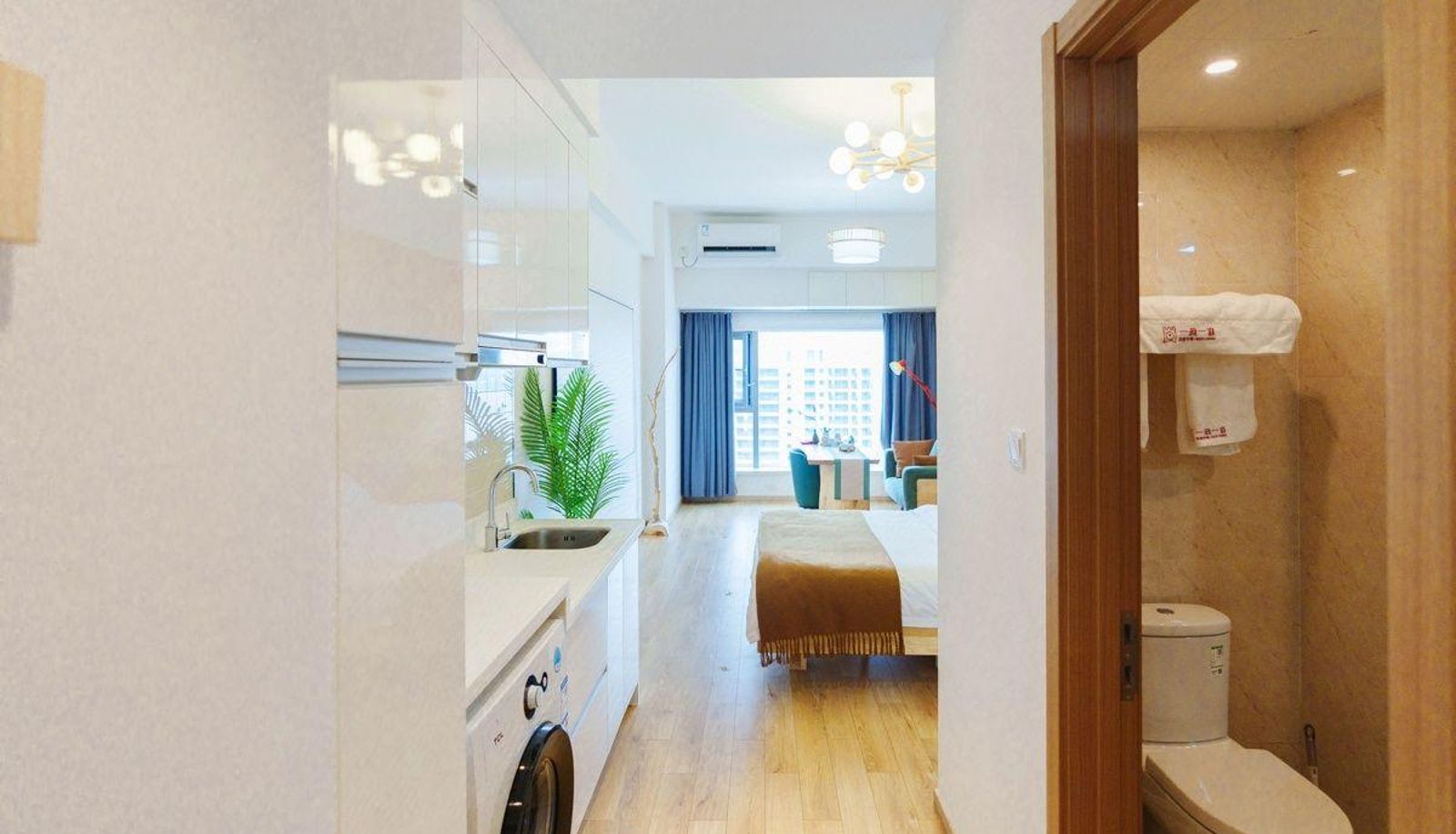 Room with river view - Light Luxury AV Hotel (Jiangbei Yangtze River International Convention Center Store)  One Track One City