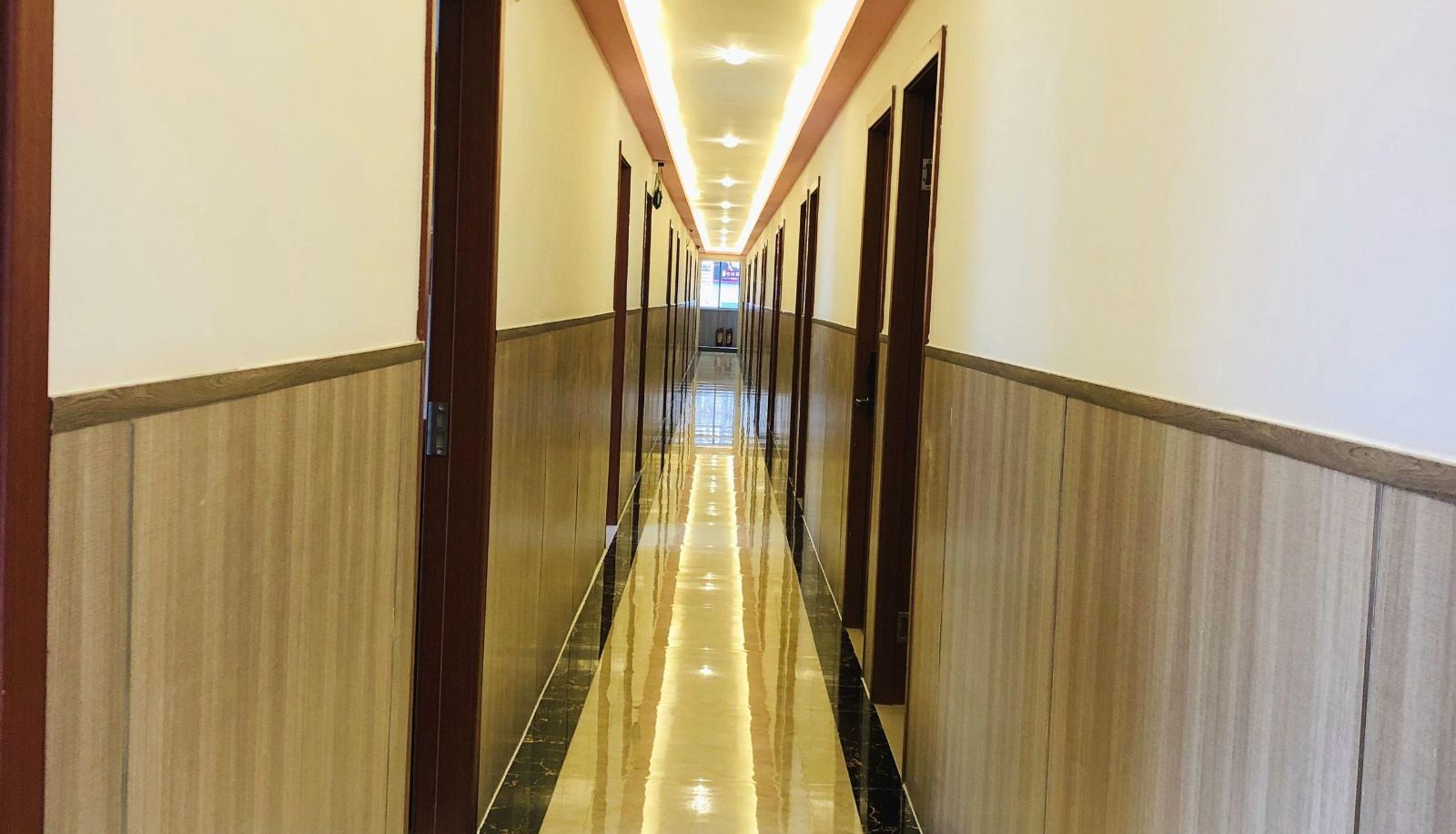 Area esterna dell'hotel - Guangzhou Youwen Hotel