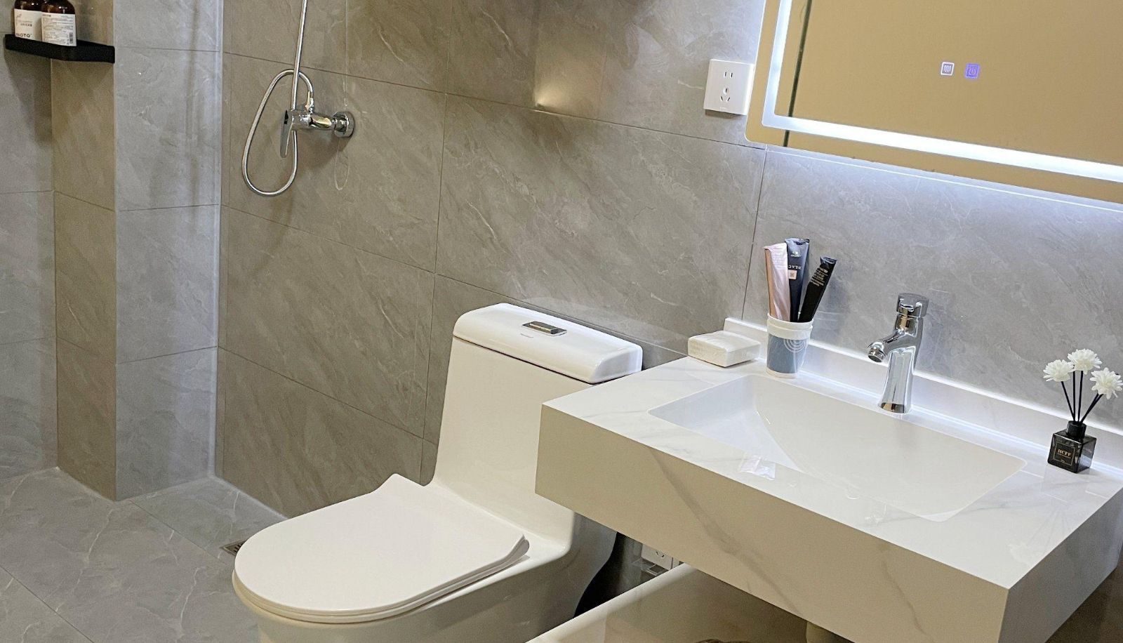 Camera business - Wuhan)  Caidian District Four Seasons Preferred Hotel (Changfu Industrial Park Branch