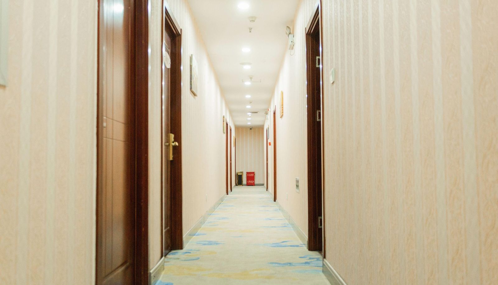 Area esterna dell'hotel - Qianqiu Lanting Hotel