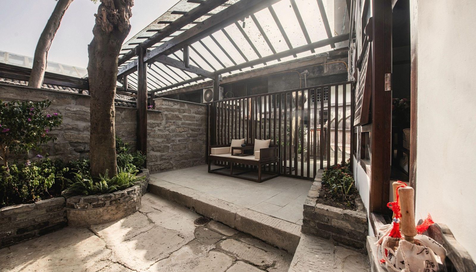 Hotel outdoor area - Spring and Autumn Farewell Courtyard Confucius Mansion