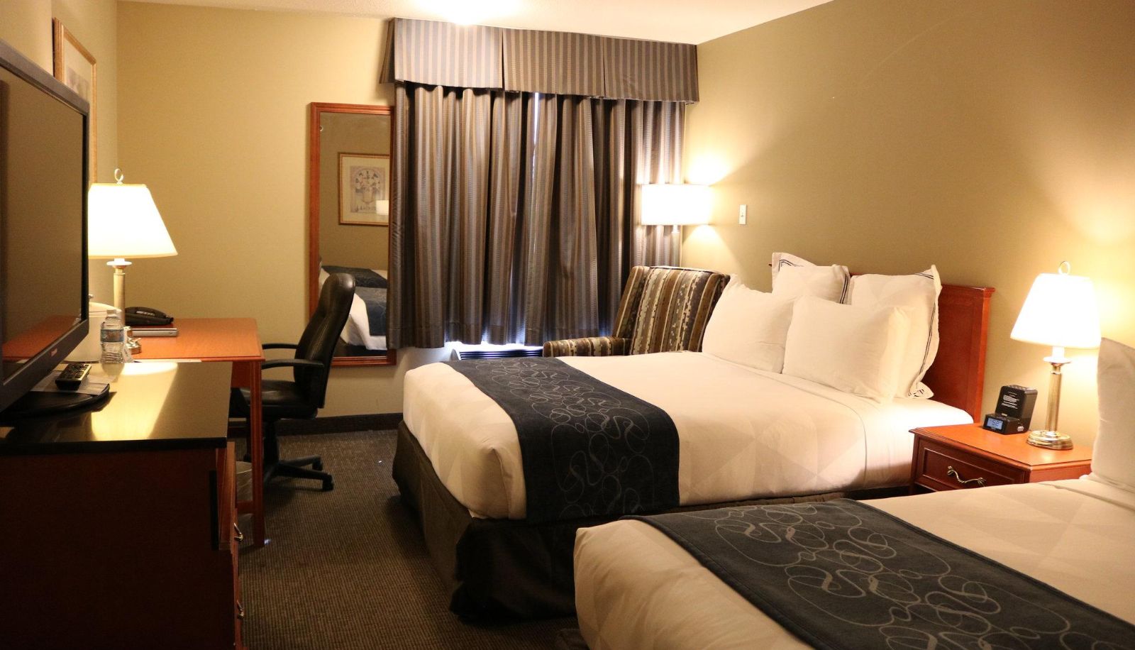 Room - Nomad Hotel And Suites