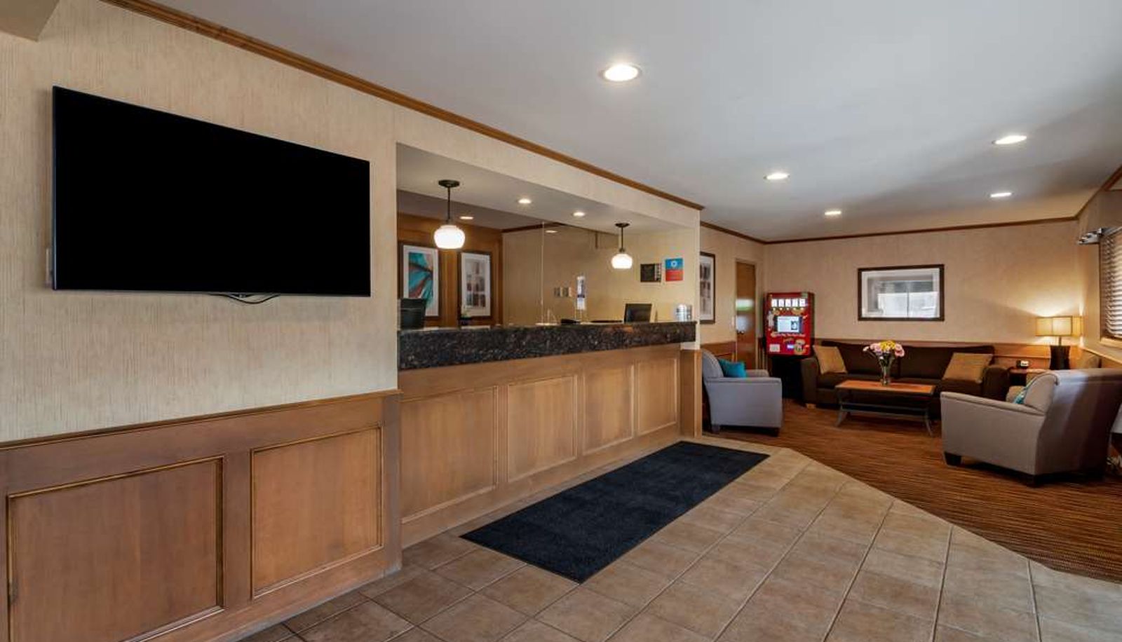 Sala - SureStay Plus by Best Western Salmon Arm