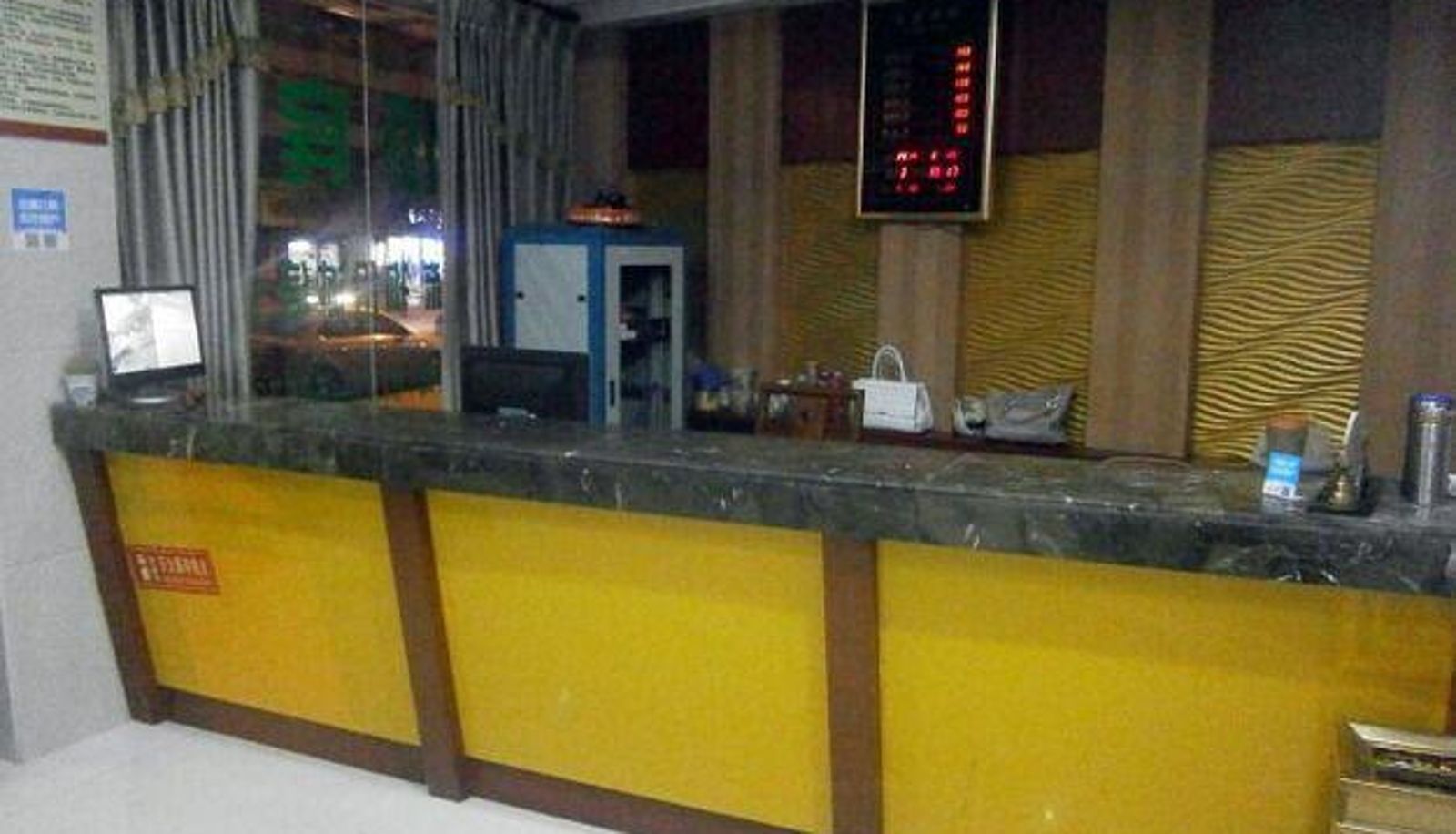 Area esterna dell'hotel - Price hotels