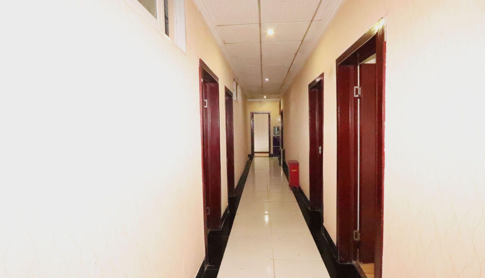 Area esterna dell'hotel - Xinhai Business Hotel