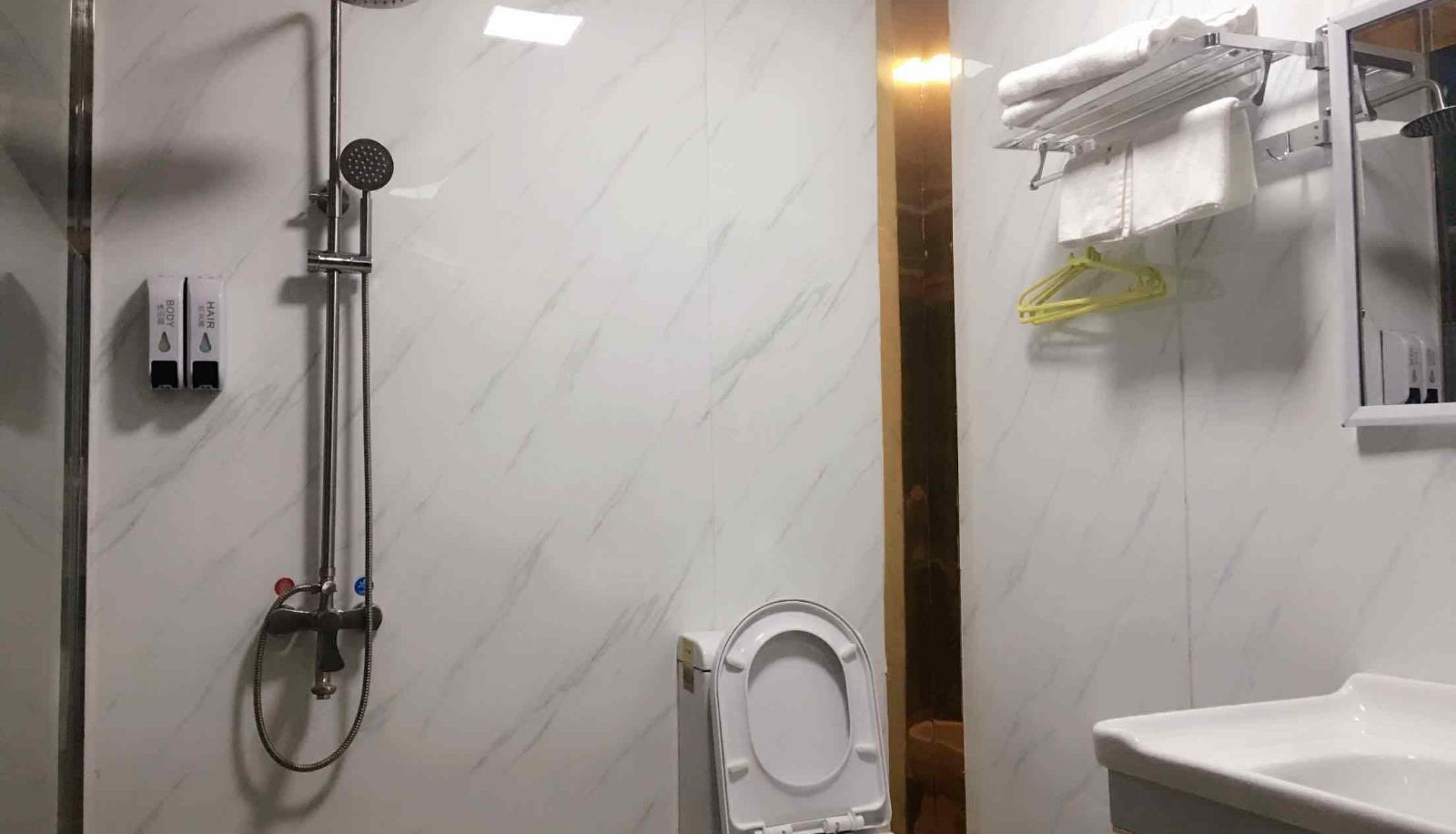 Area esterna dell'hotel - Jingang Business Hotel (Zhanjiang Seaview Corridor Store)