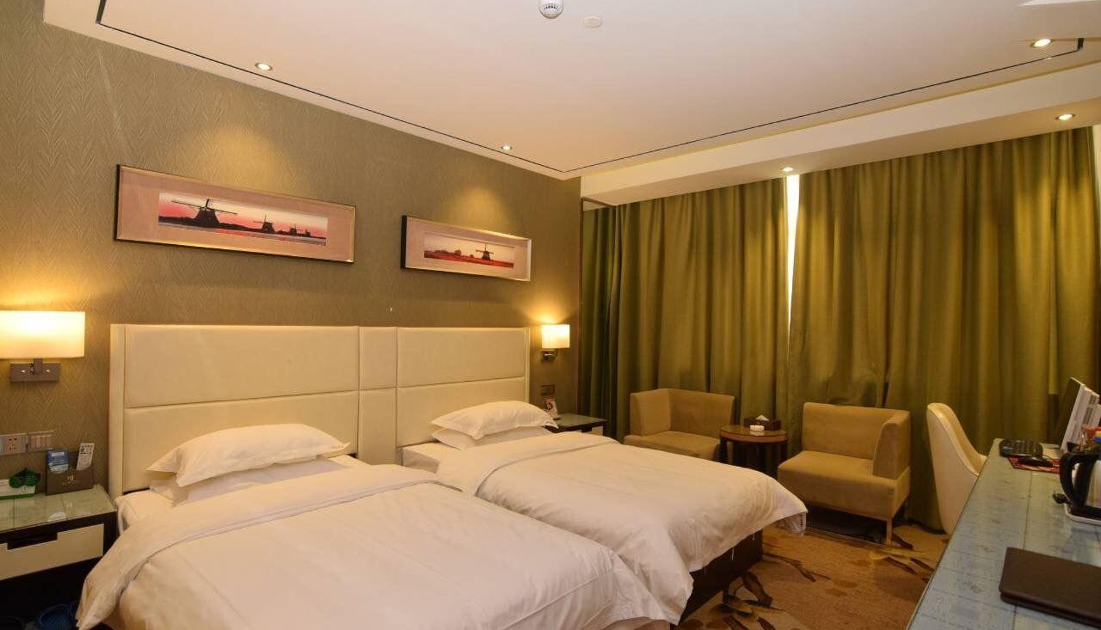 Business room - a subsidiary of Rujia  Shiyan Wushang People's Mall Ruibai Cloud Hotel